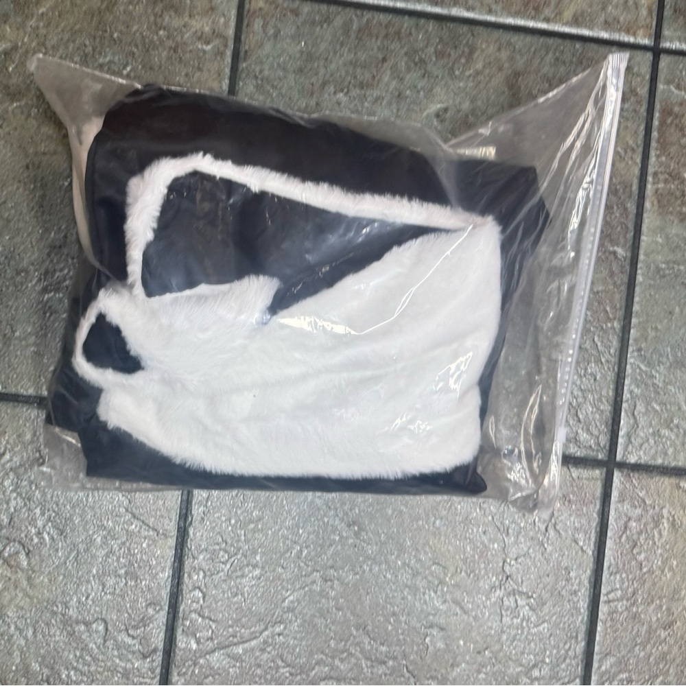 Black Santa Dress with White Fur Trim Small (size 2) - Picture 10 of 11